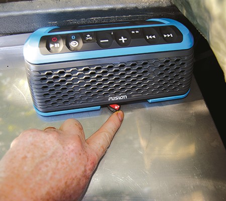 Being wireless and weighing only 1.3kg with a 10m Bluetooth range, the radio can be moved anywhere i