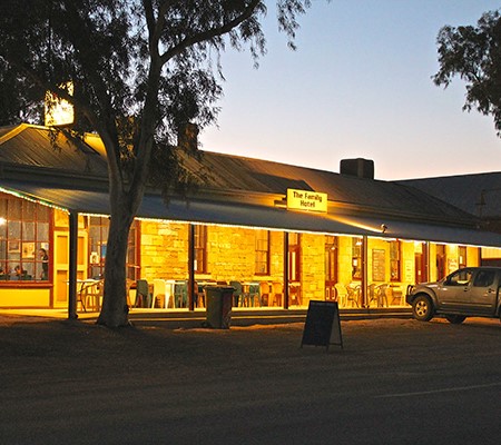 The best 6 outback pubs in NSW