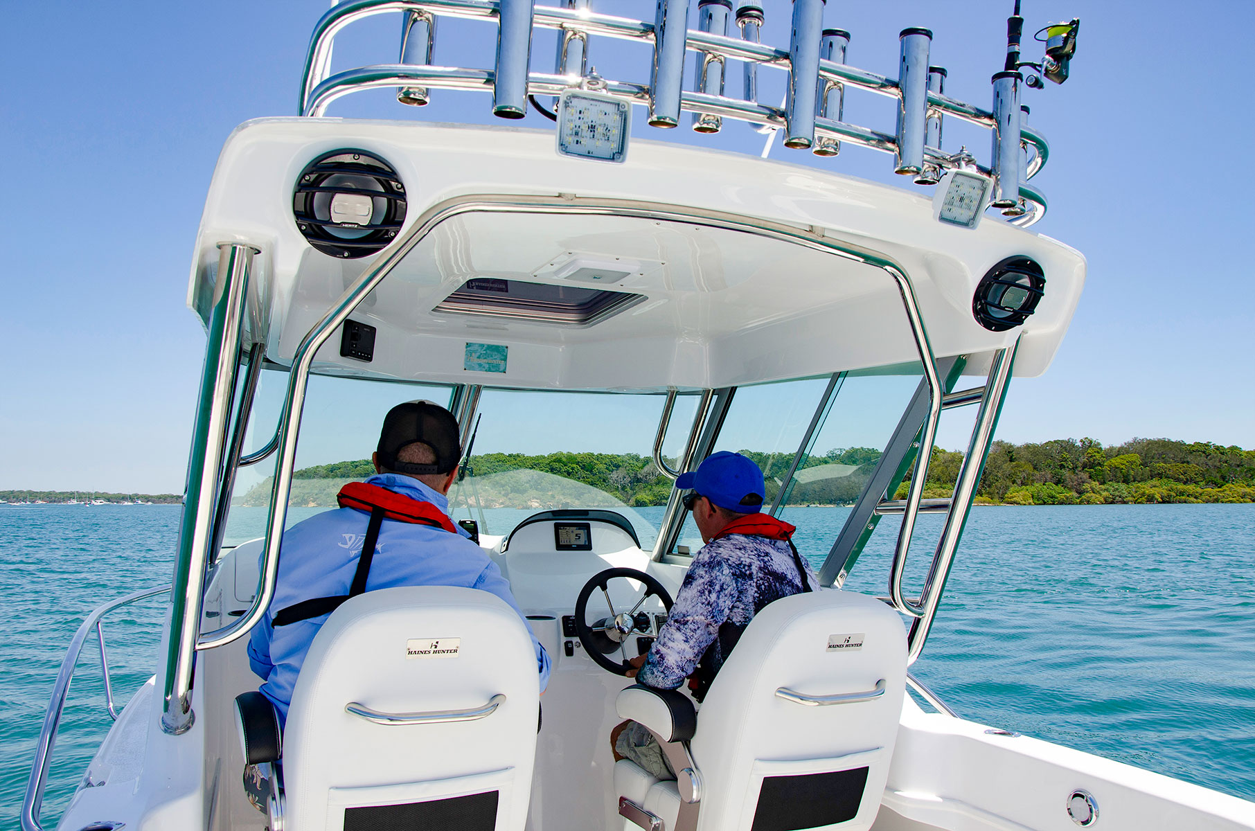 Haines Hunter 675 Enclosed Fishing Boat