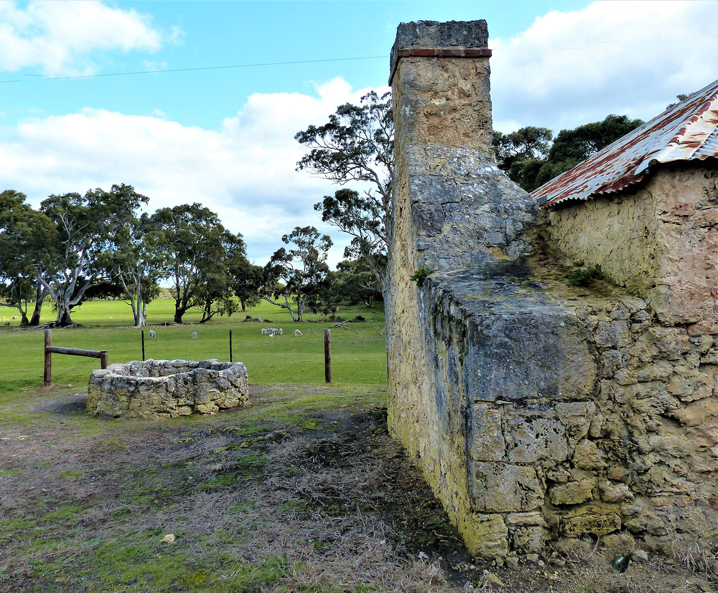 Kangaroo Inn - ruins